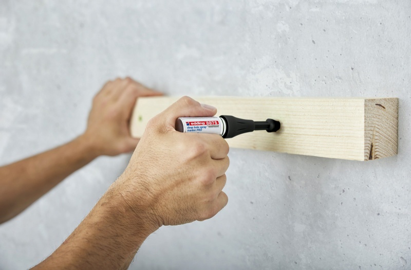 Marker w sprayu e-8875 PRO EDDING, do głębokich otworów, 5 szt., składane pudełko, zielony neon