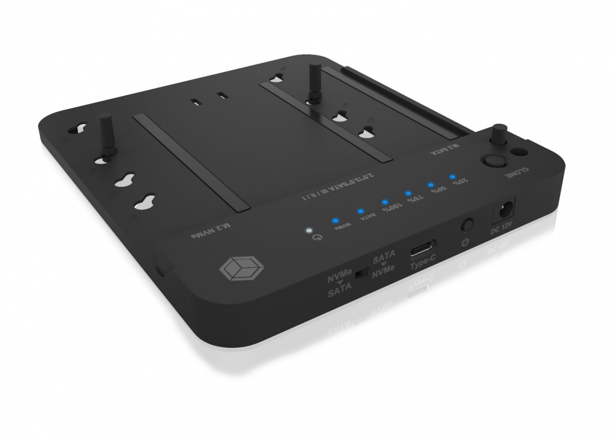 Stacja dokująca/klonująca IB-2915MSCL-C31 M.2  dla M.2 0NVMe i SATA 2,5/3,5 SSD/HDD
