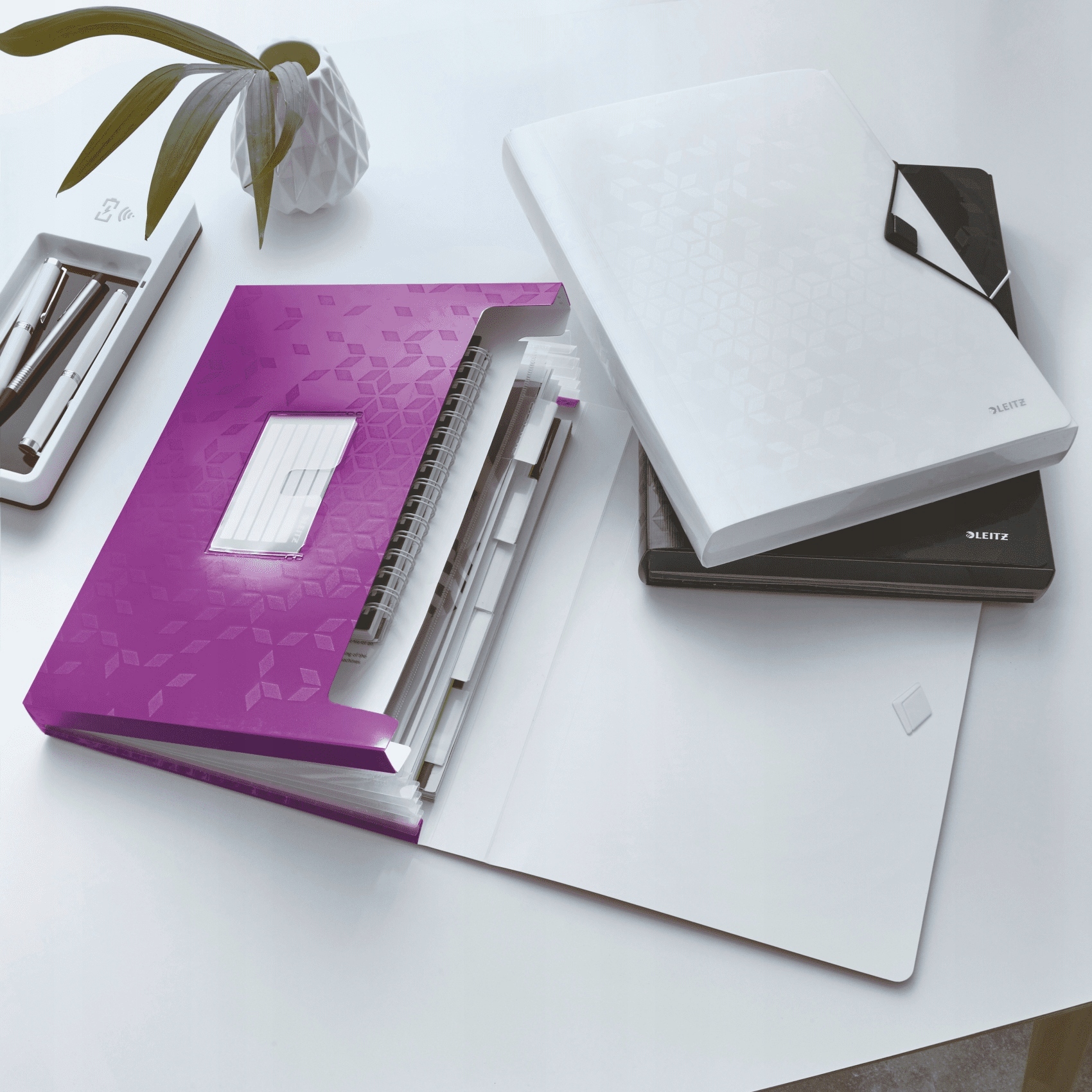 Teczka 6przegródek LEITZ WOW A4 fioletowa 250k 45890062